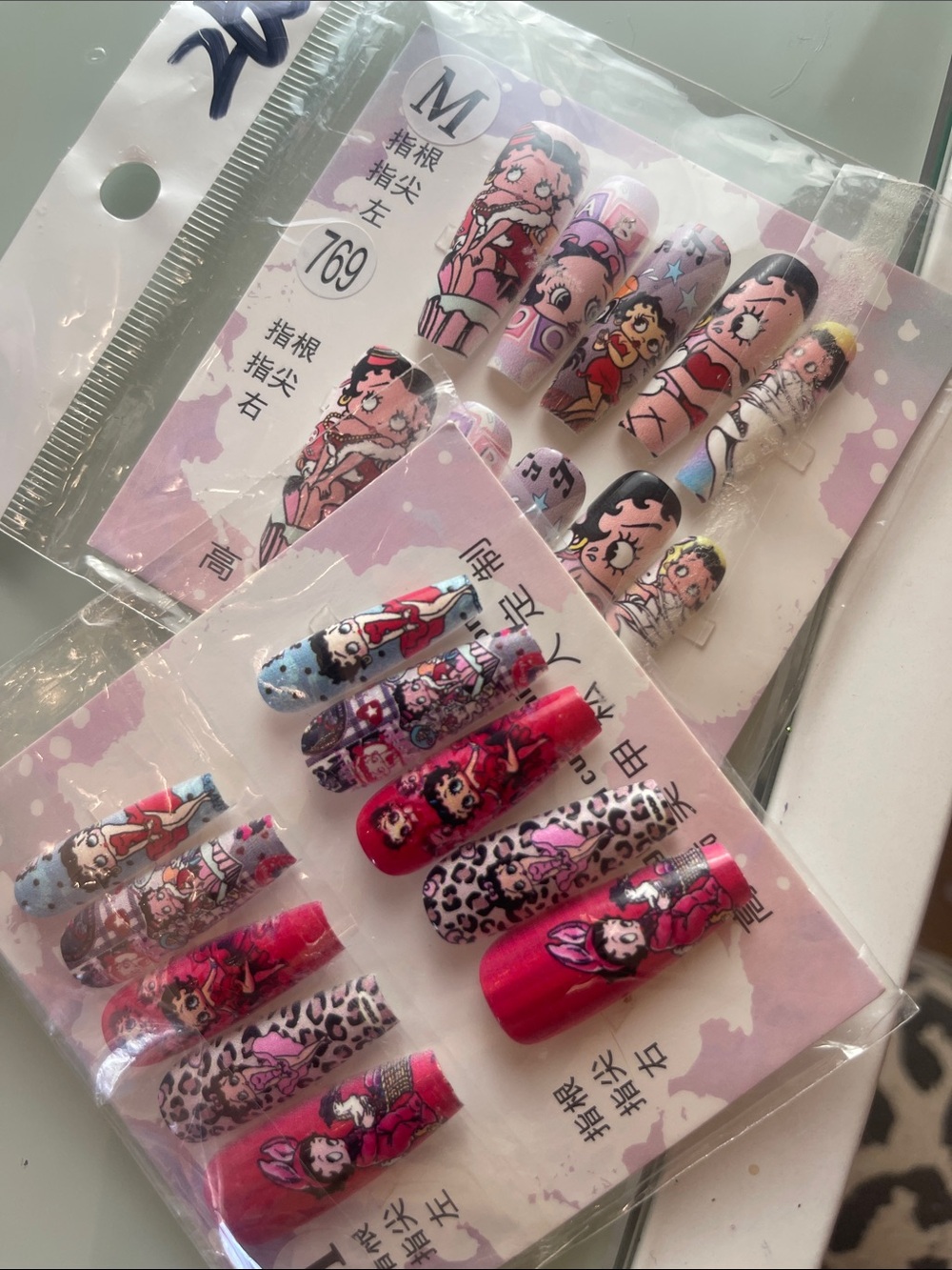 Betty Boop Pink & Red Press-On Nail Sets med size
